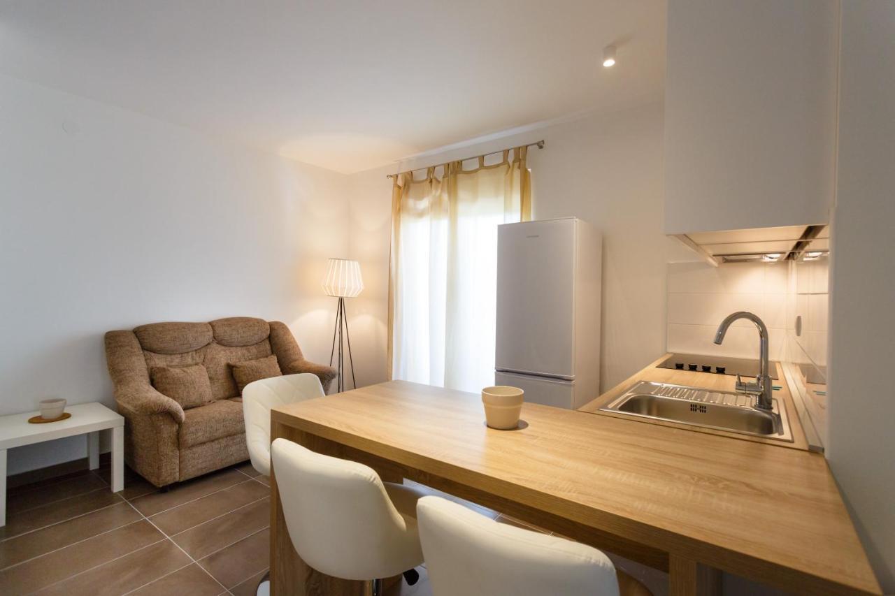 Villa Mirela Apartment Vrbnik Extérieur photo