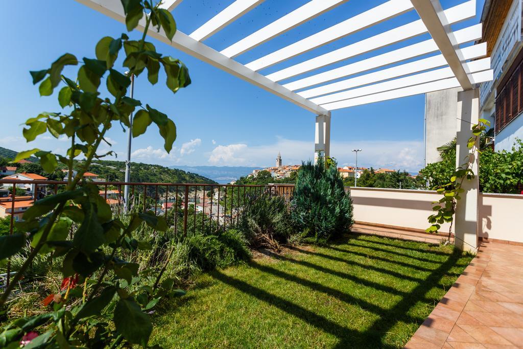 Villa Mirela Apartment Vrbnik Extérieur photo