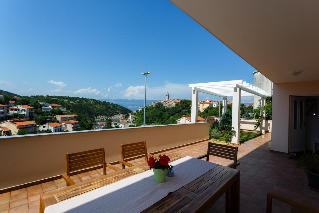 Villa Mirela Apartment Vrbnik Extérieur photo