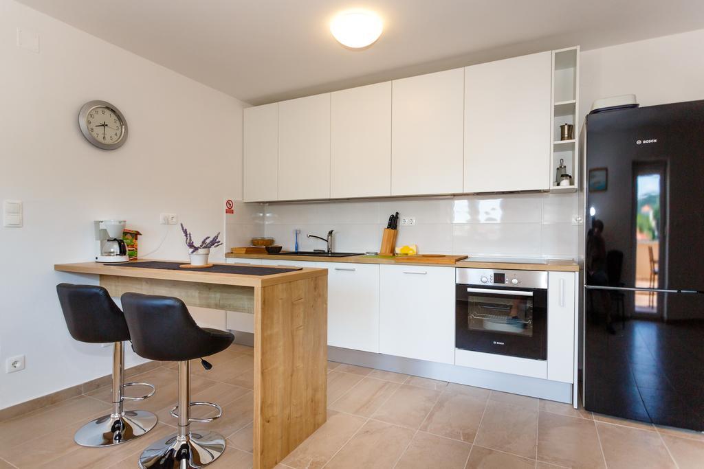 Villa Mirela Apartment Vrbnik Extérieur photo